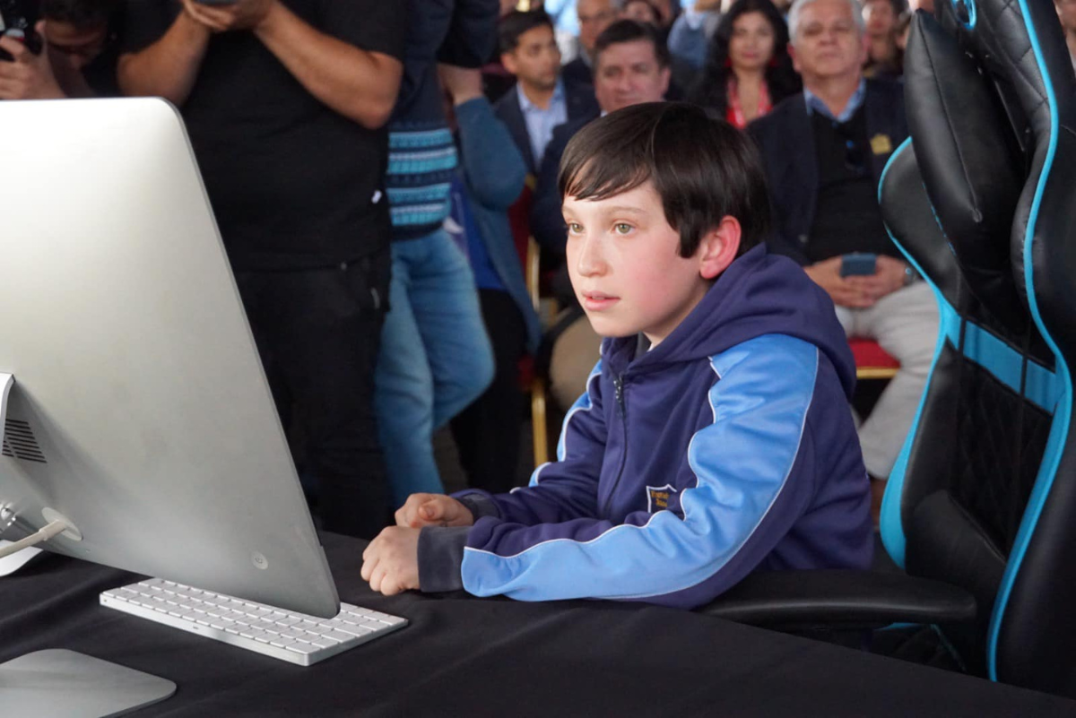 Por la conectividad cooperativa un niño chileno seguidor de Messi se hizo 